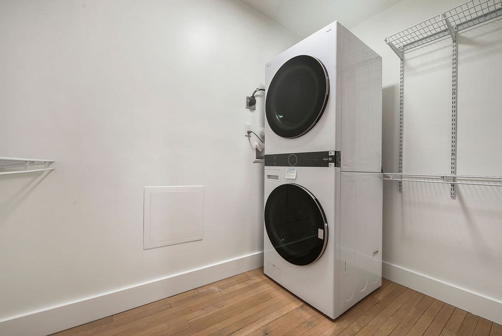 Pittsburgh Apartment: 300 Benedict Drive