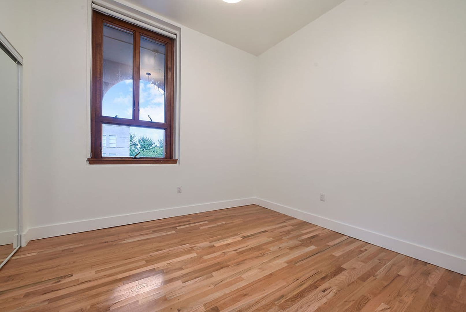 Pittsburgh Apartment: 300 Benedict Drive
