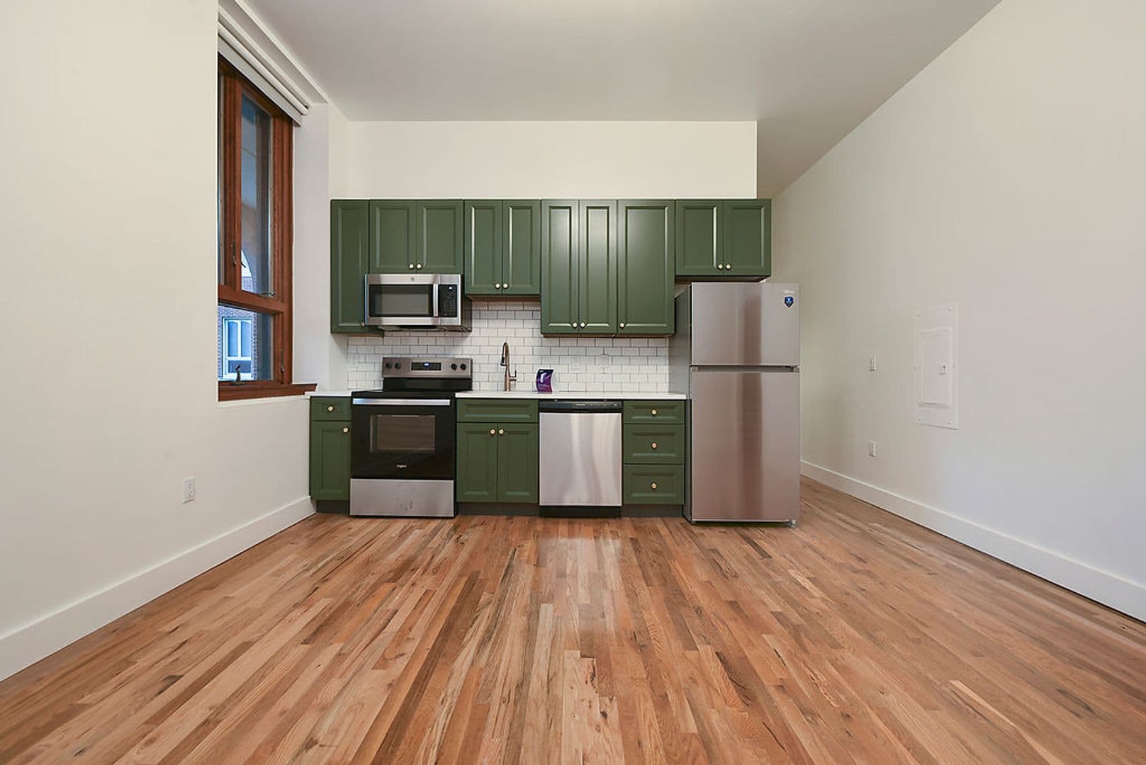 Pittsburgh Apartment: 300 Benedict Drive