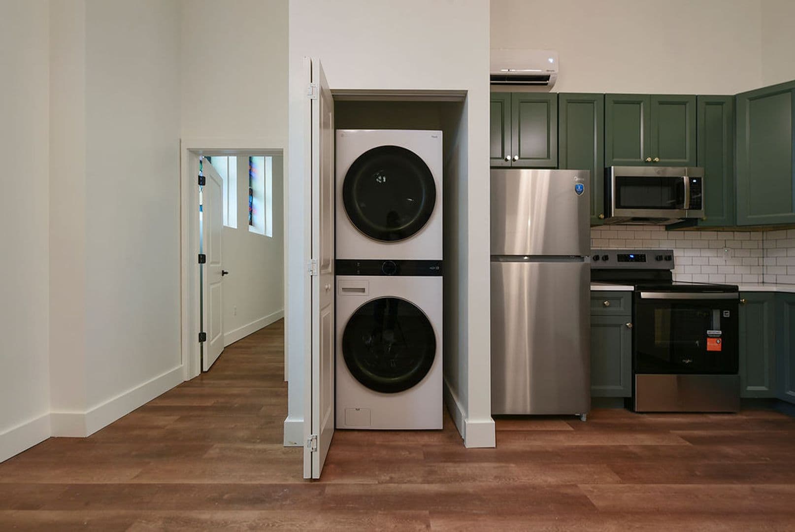 Pittsburgh Apartment: 300 Benedict Drive