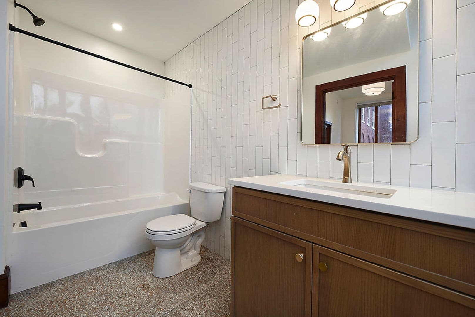 Pittsburgh Apartment: 300 Benedict Drive