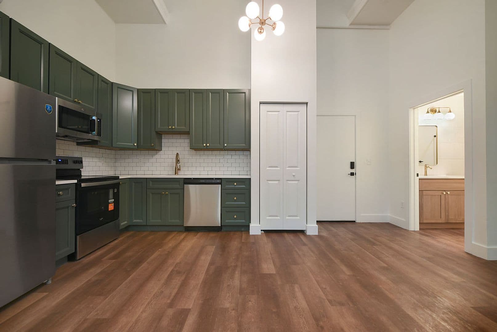 Pittsburgh Apartment: 300 Benedict Drive