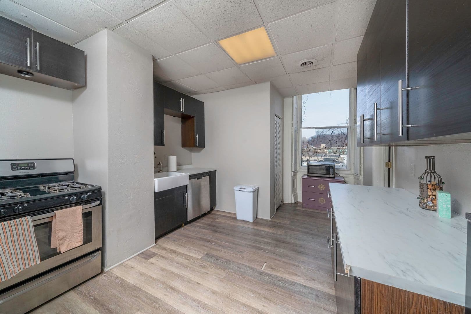 Pittsburgh Apartment: 2353 Sidney Street