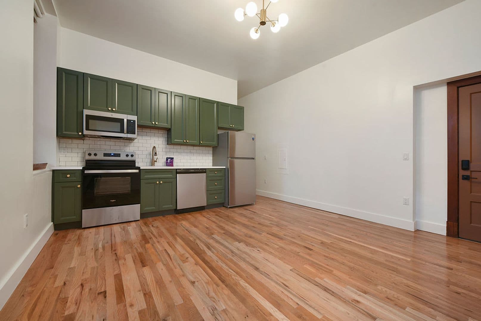 Pittsburgh Apartment: 300 Benedict Drive