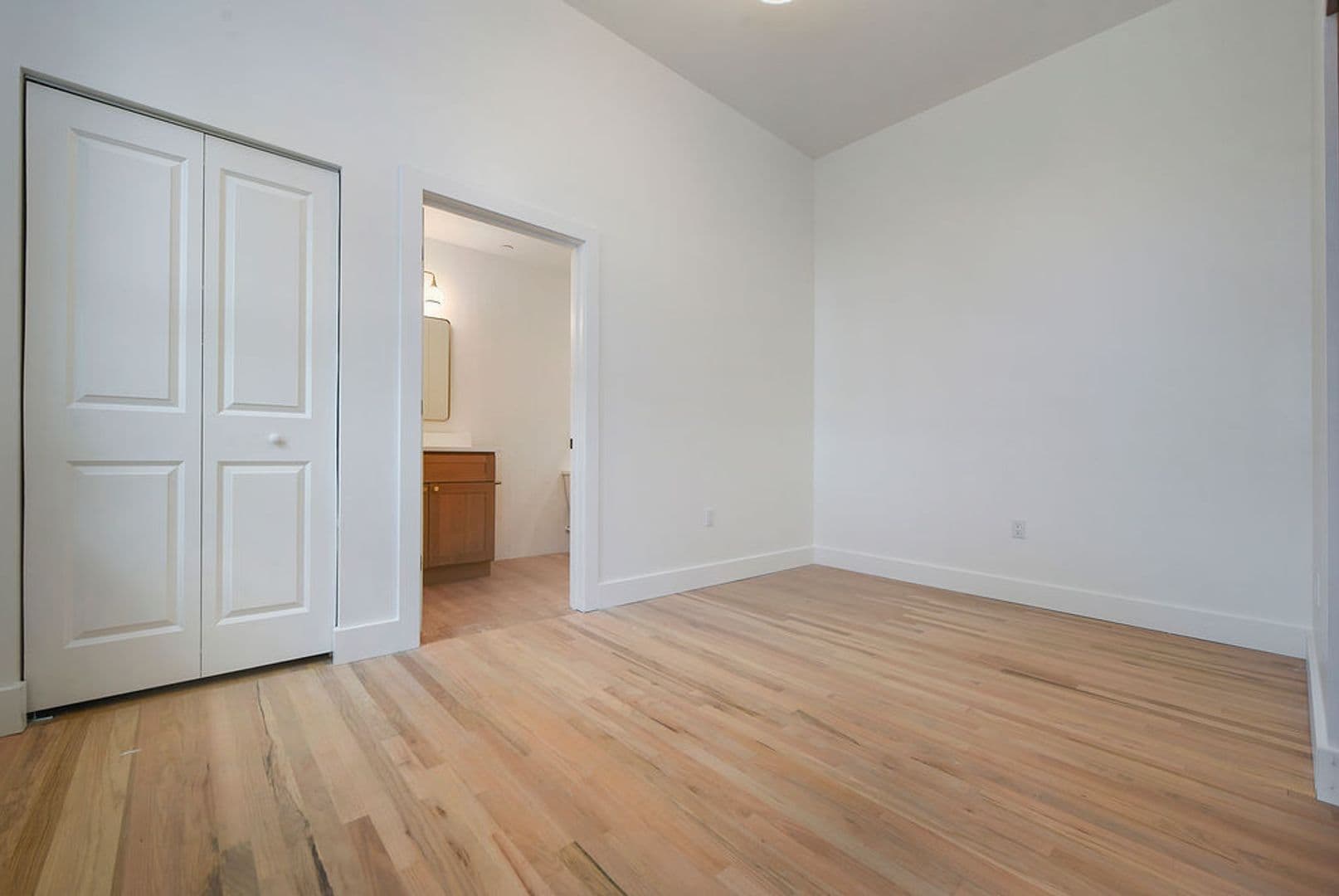 Pittsburgh Apartment: 300 Benedict Drive
