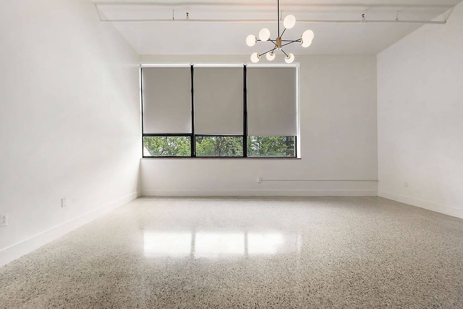 Pittsburgh Apartment: 300 Benedict Drive