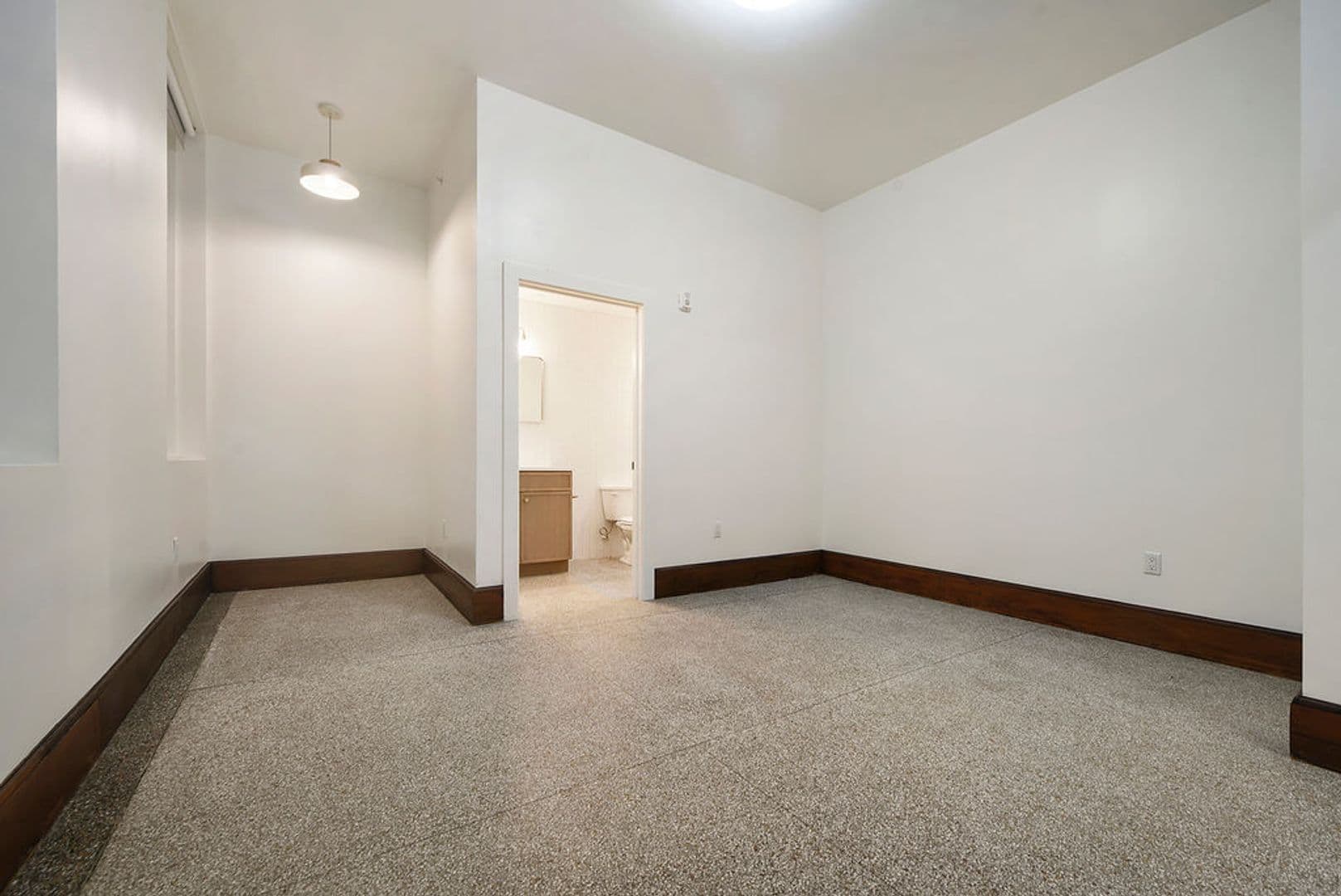 Pittsburgh Apartment: 300 Benedict Drive