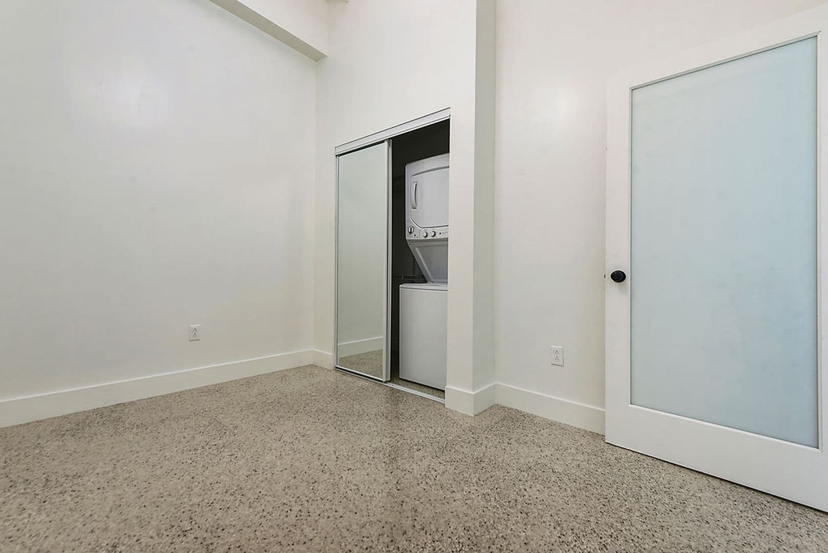 Pittsburgh Apartment: 300 Benedict Drive