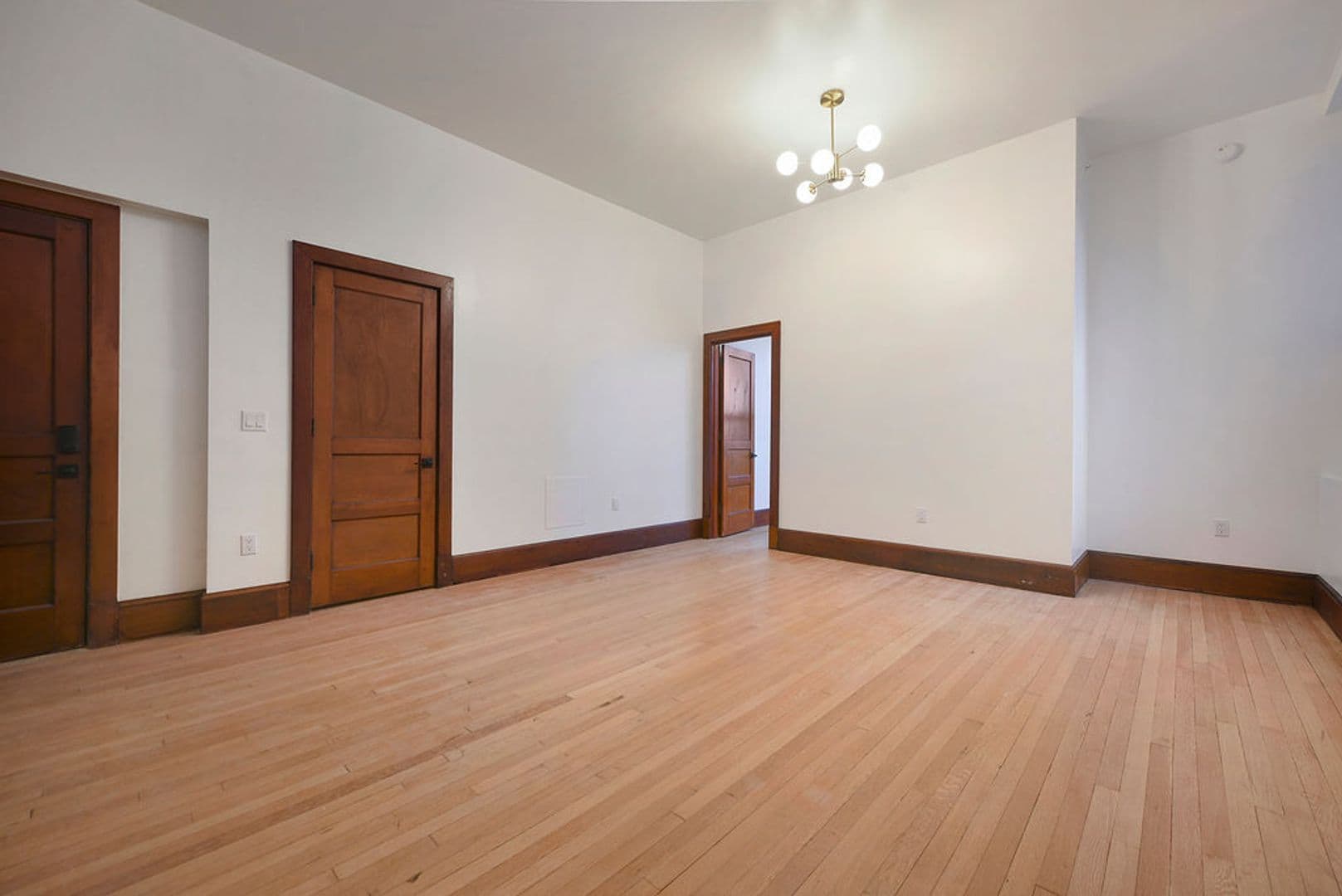 Pittsburgh Apartment: 300 Benedict Drive