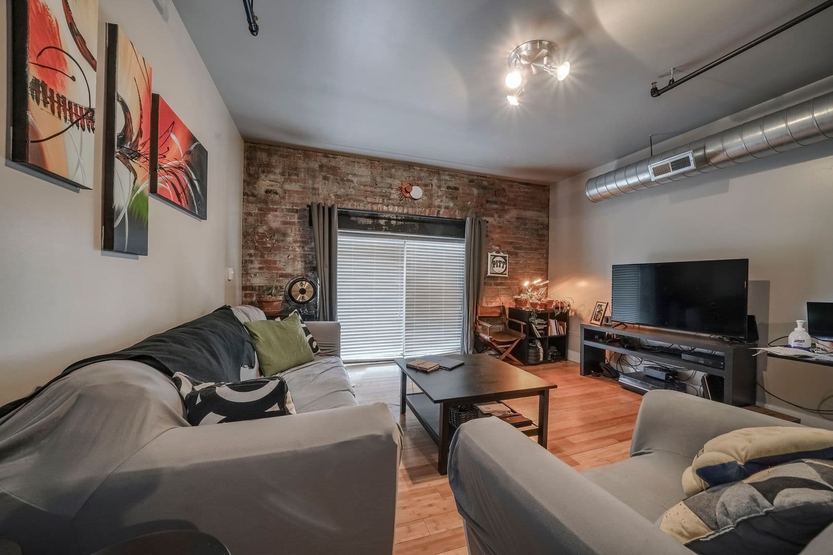 Pittsburgh Apartment: 3010 Jane Street