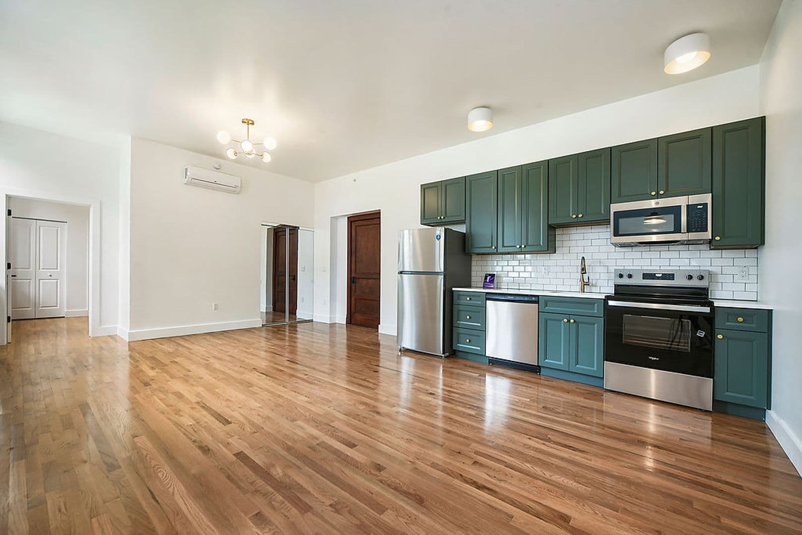 Pittsburgh Apartment: 300 Benedict Drive