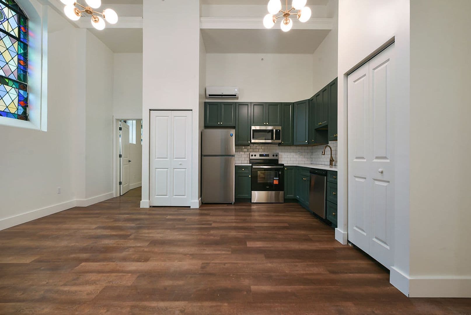 Pittsburgh Apartment: 300 Benedict Drive
