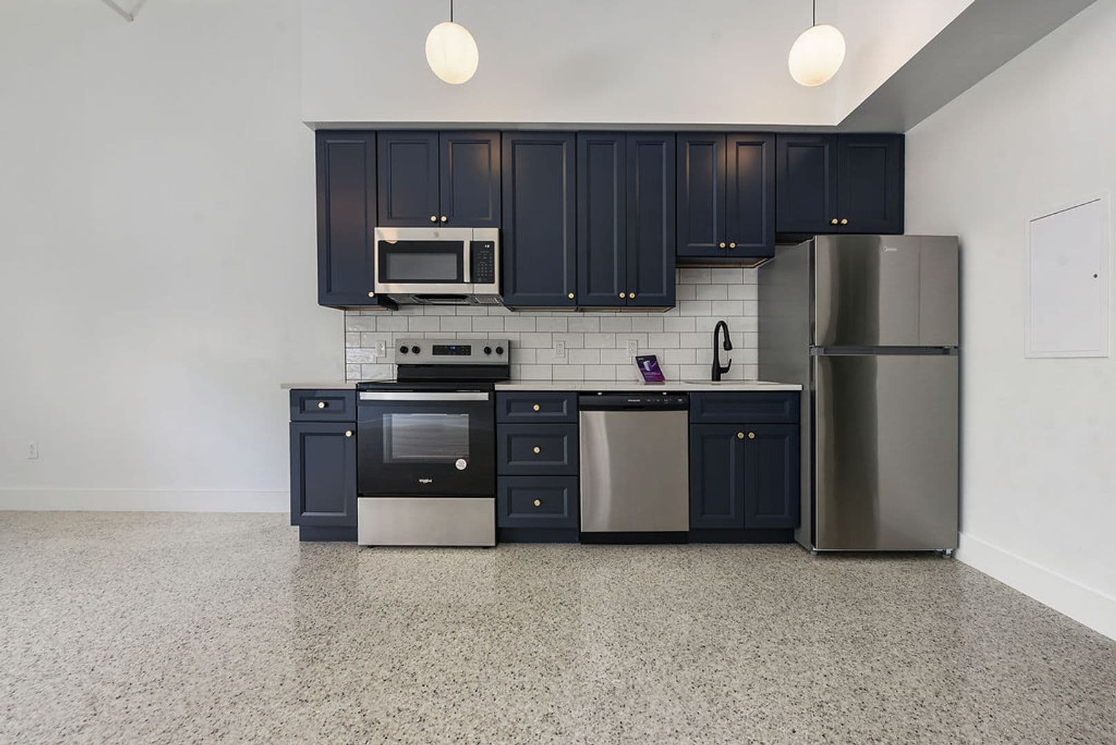 Pittsburgh Apartment: 300 Benedict Drive