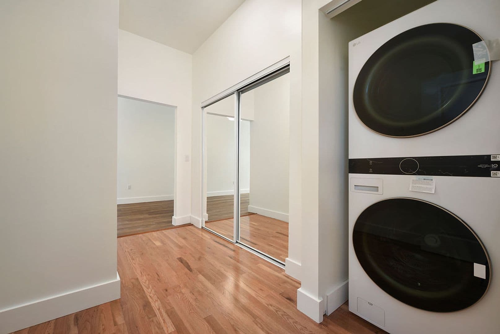 Pittsburgh Apartment: 300 Benedict Drive
