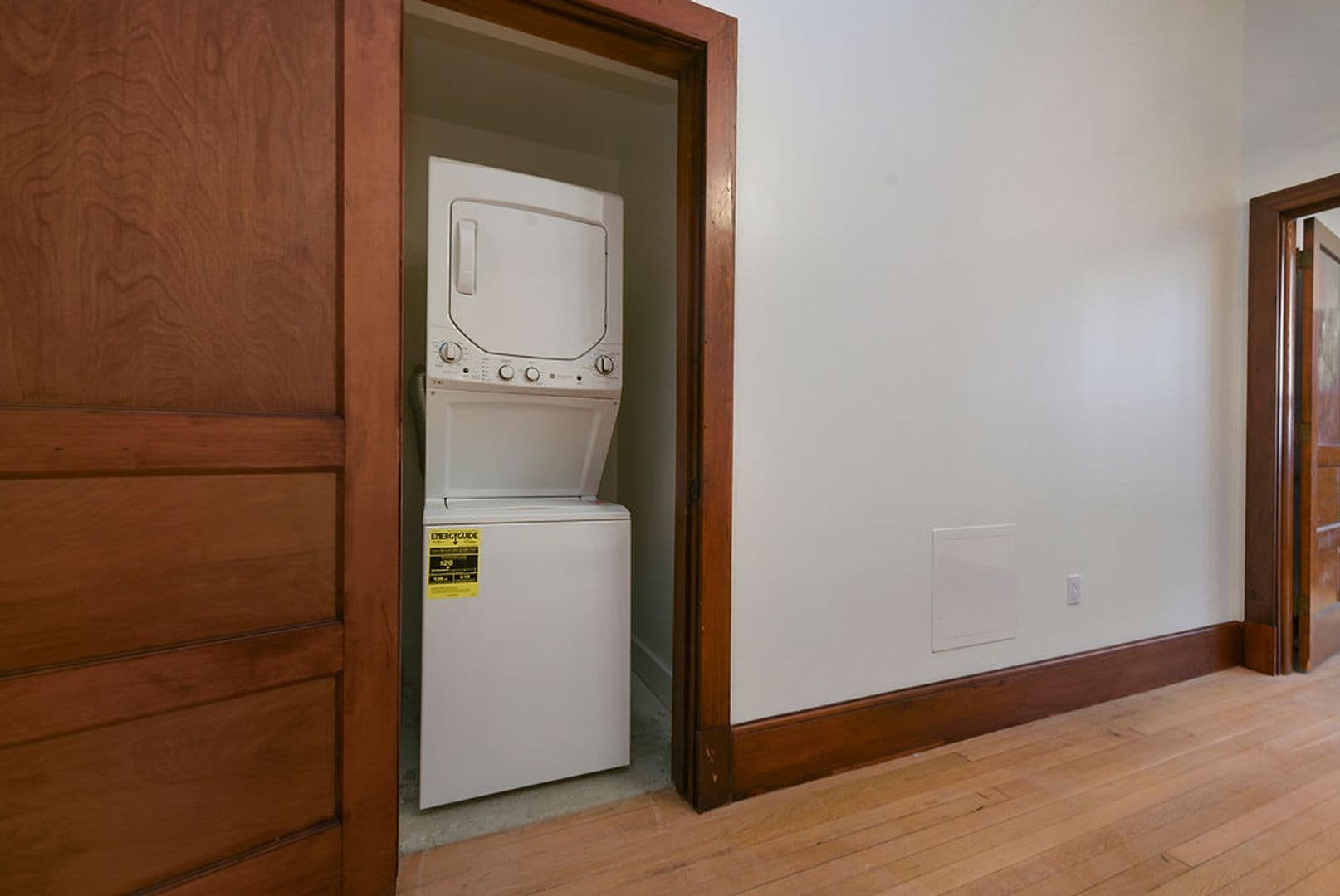 Pittsburgh Apartment: 300 Benedict Drive