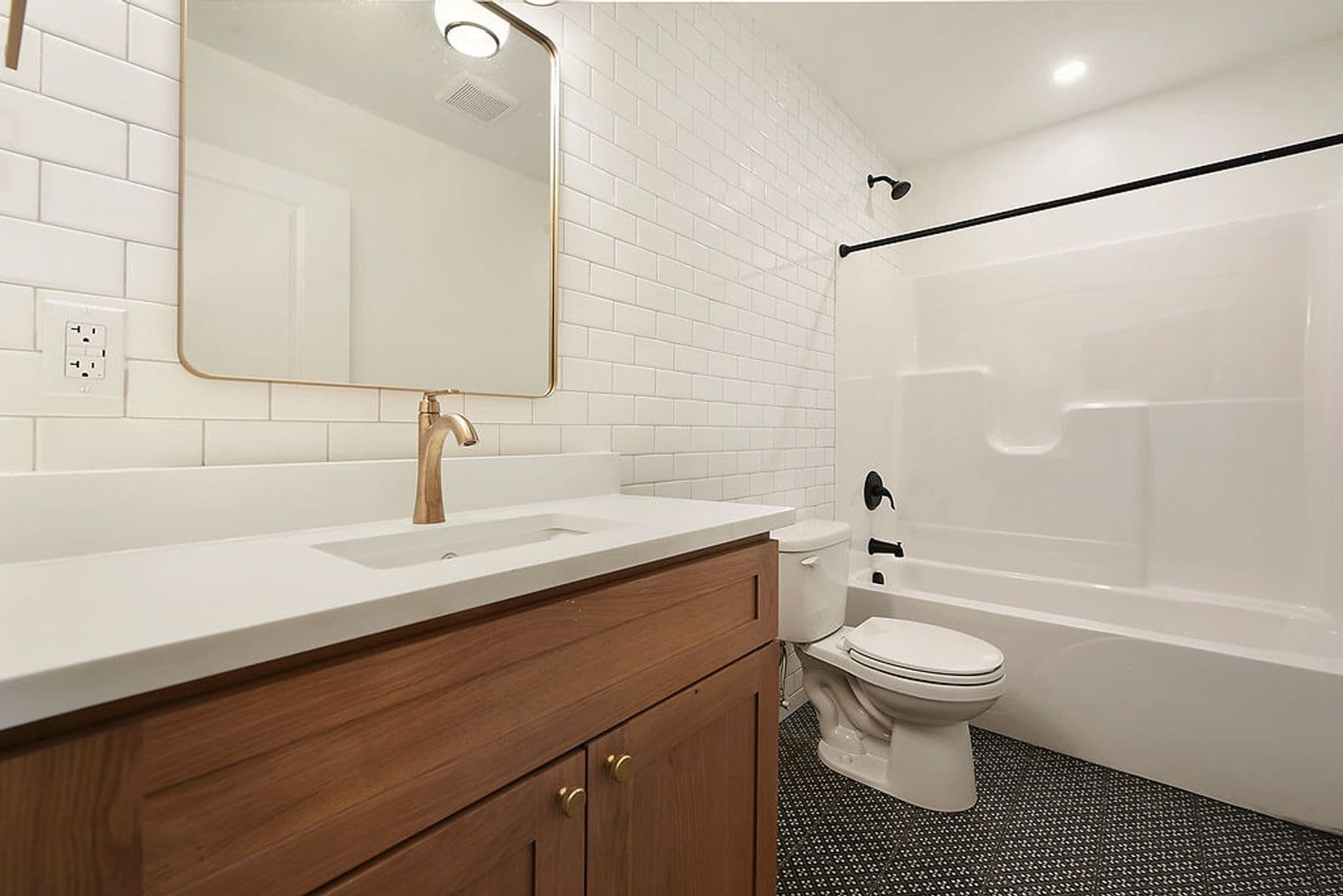 Pittsburgh Apartment: 300 Benedict Drive