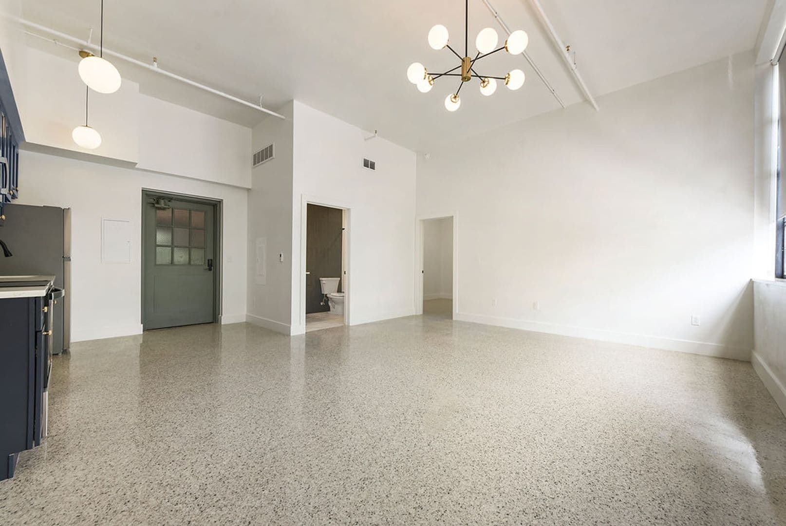 Pittsburgh Apartment: 300 Benedict Drive