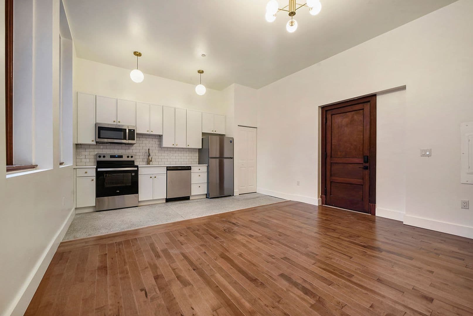 Pittsburgh Apartment: 300 Benedict Drive
