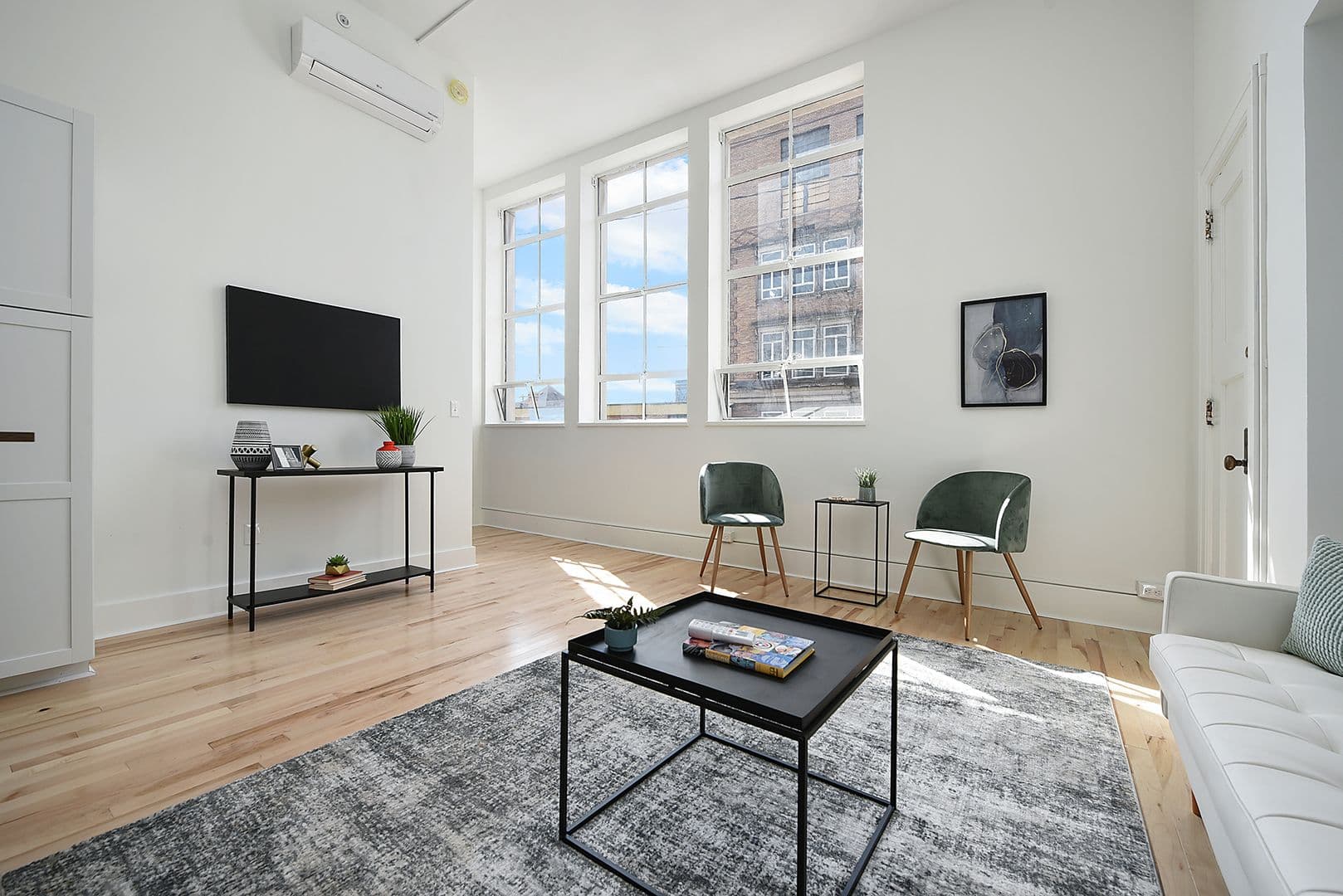 Homestead Apartment: 120 E 9th Ave