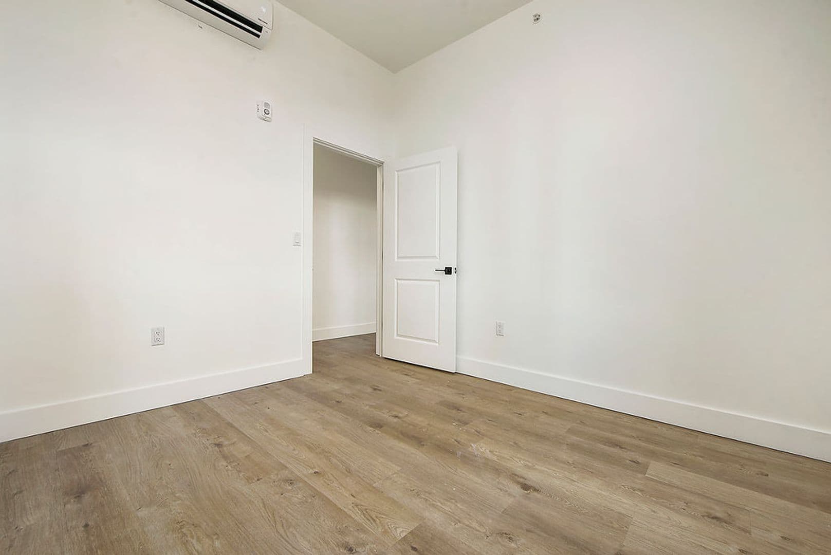 Pittsburgh Apartment: 300 Benedict Drive