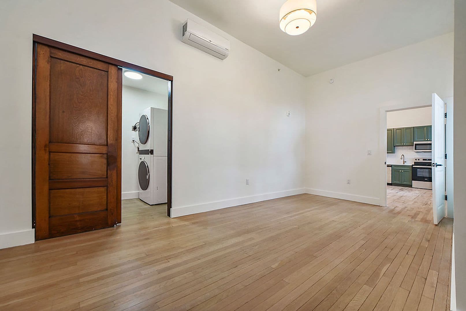 Pittsburgh Apartment: 300 Benedict Drive