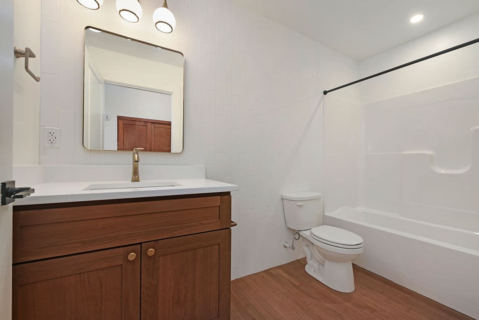 Pittsburgh Apartment: 300 Benedict Drive