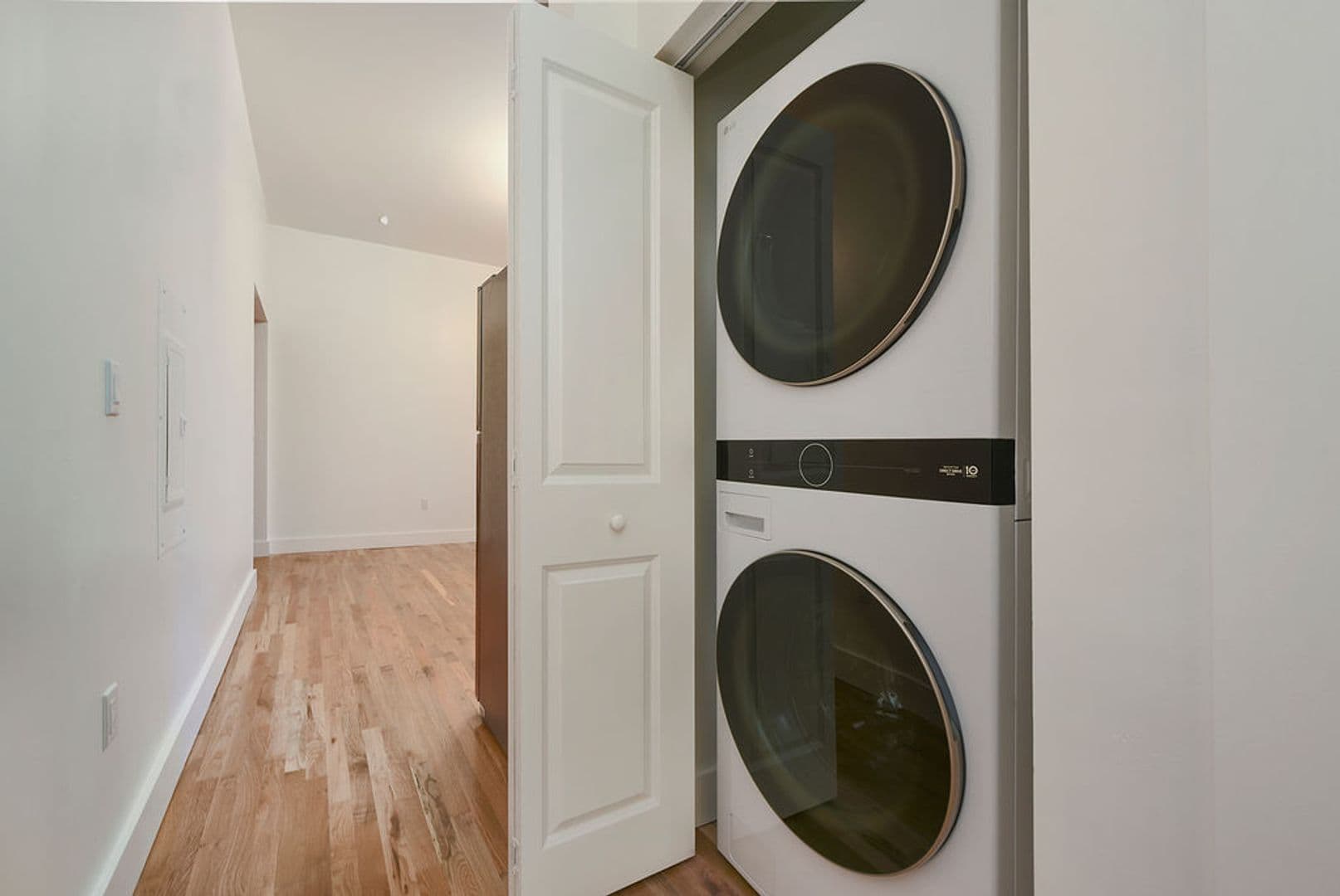Pittsburgh Apartment: 300 Benedict Drive
