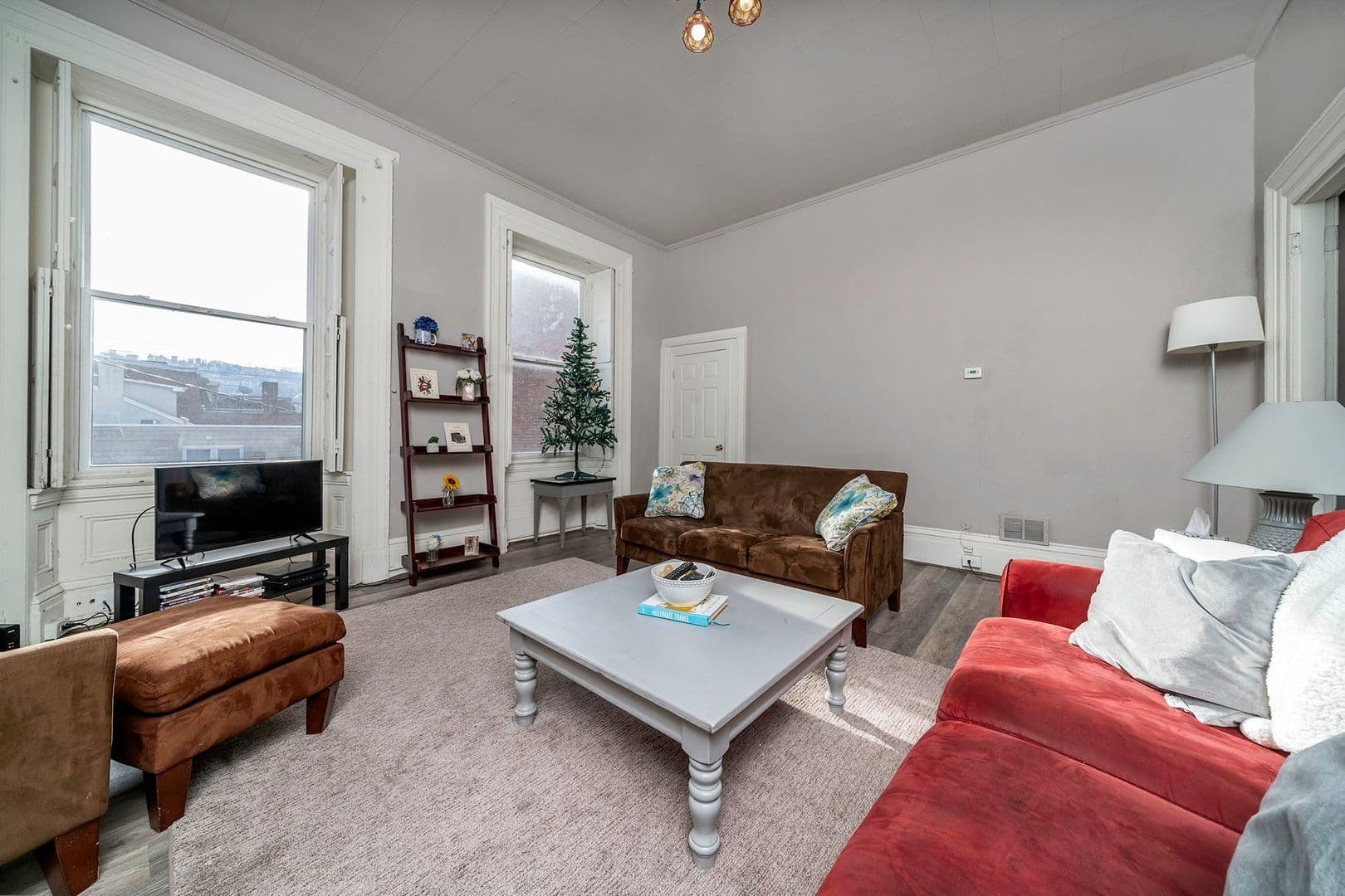 Pittsburgh Apartment: 2353 Sidney Street