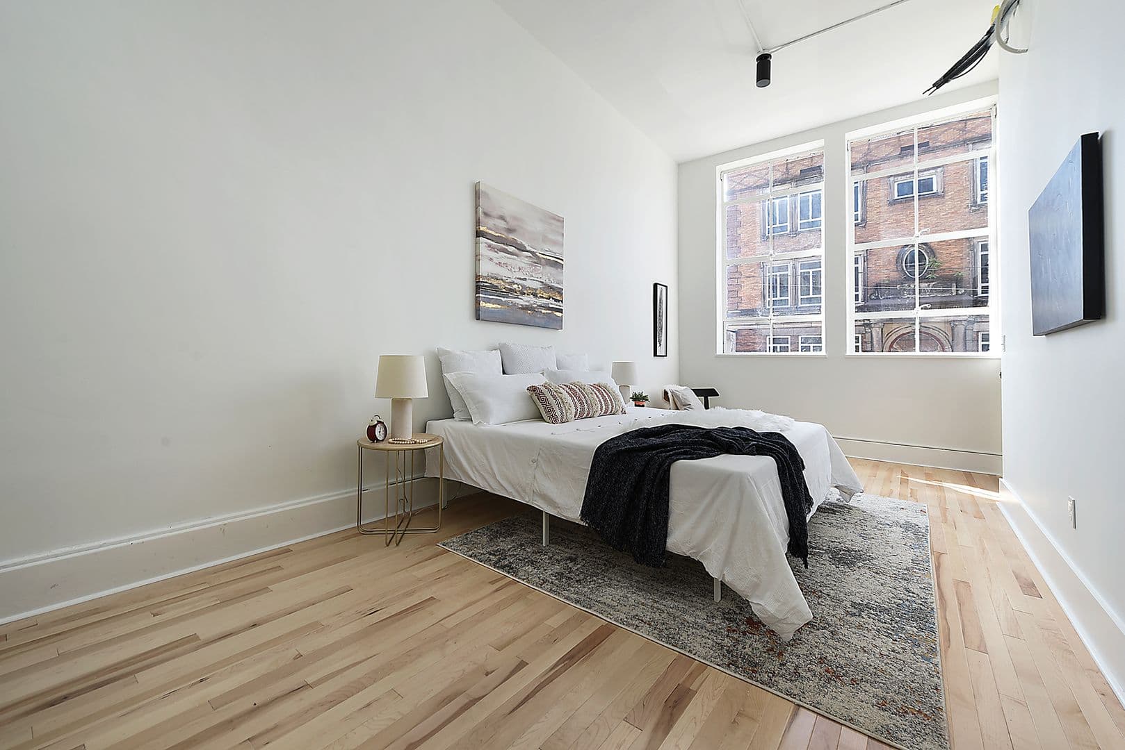 Homestead Apartment: 120 E 9th Ave
