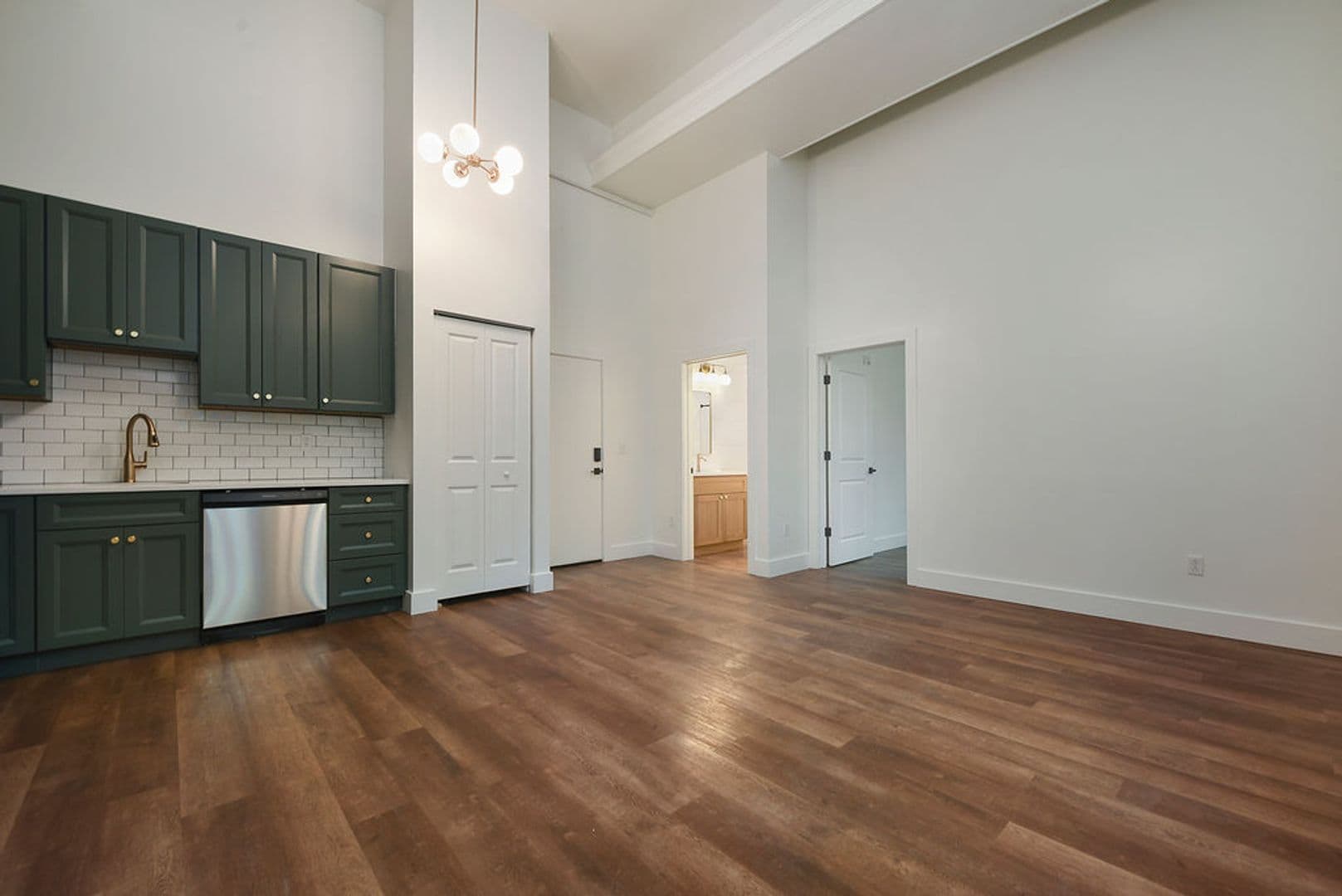 Pittsburgh Apartment: 300 Benedict Drive