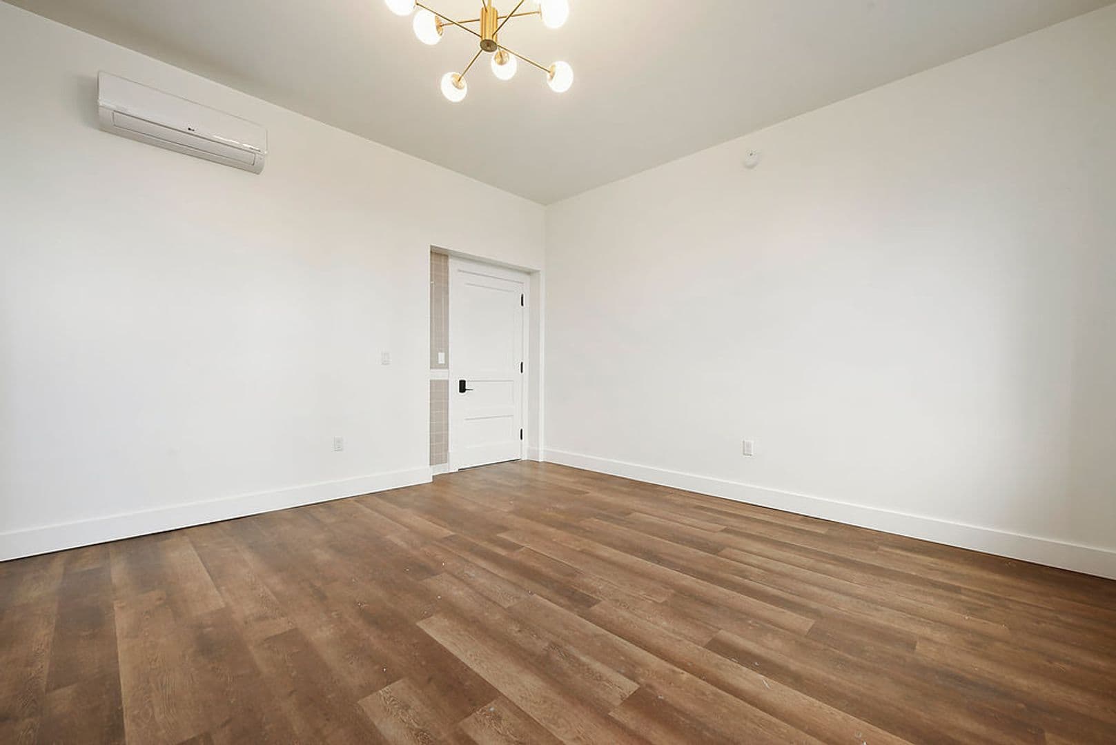 Pittsburgh Apartment: 300 Benedict Drive