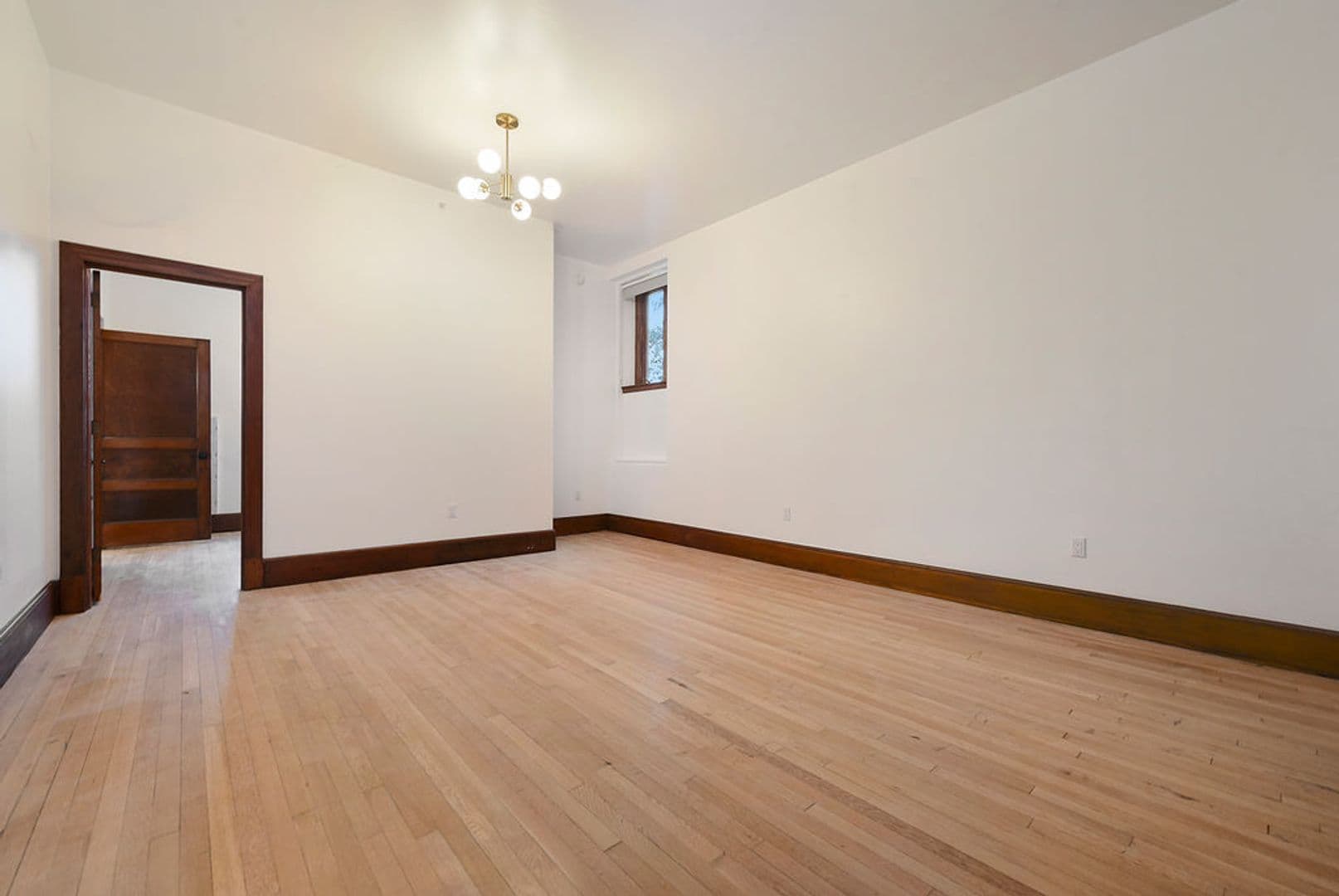 Pittsburgh Apartment: 300 Benedict Drive