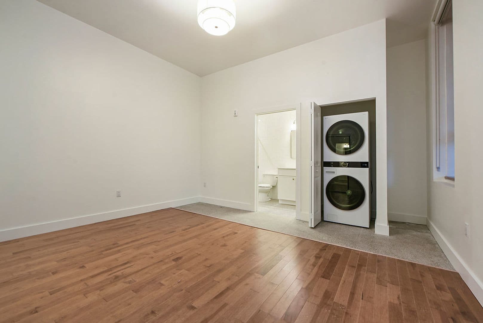 Pittsburgh Apartment: 300 Benedict Drive