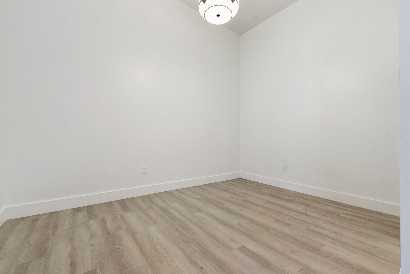 Pittsburgh Apartment: 300 Benedict Drive