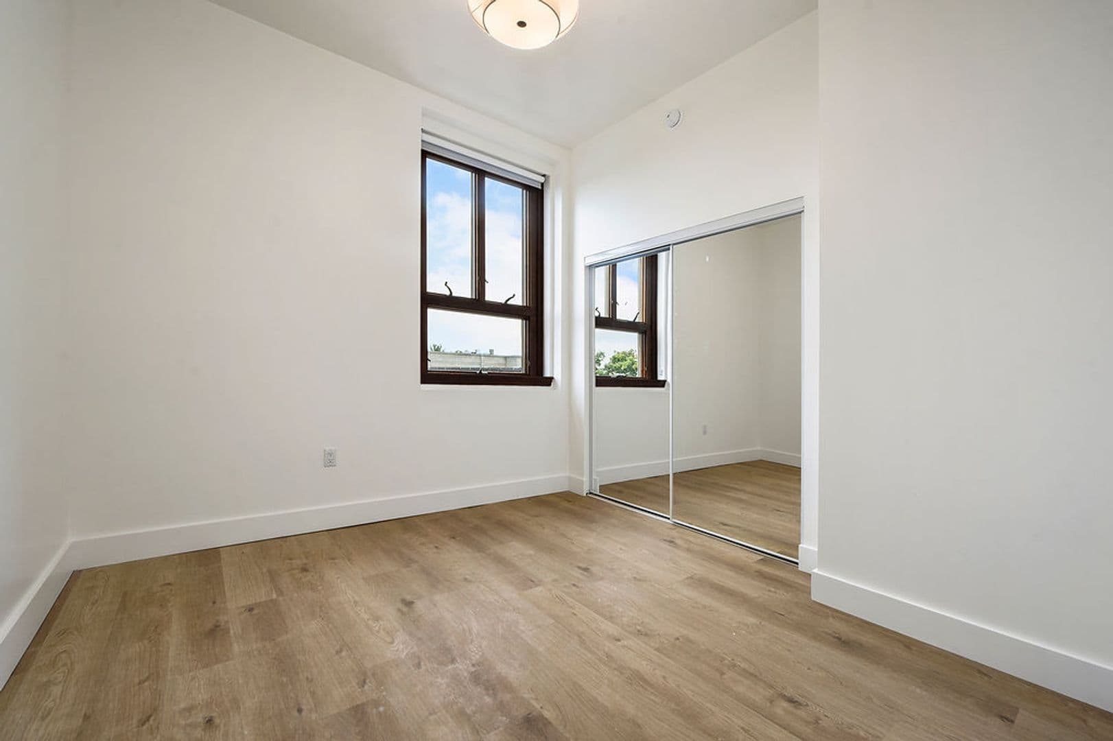 Pittsburgh Apartment: 300 Benedict Drive