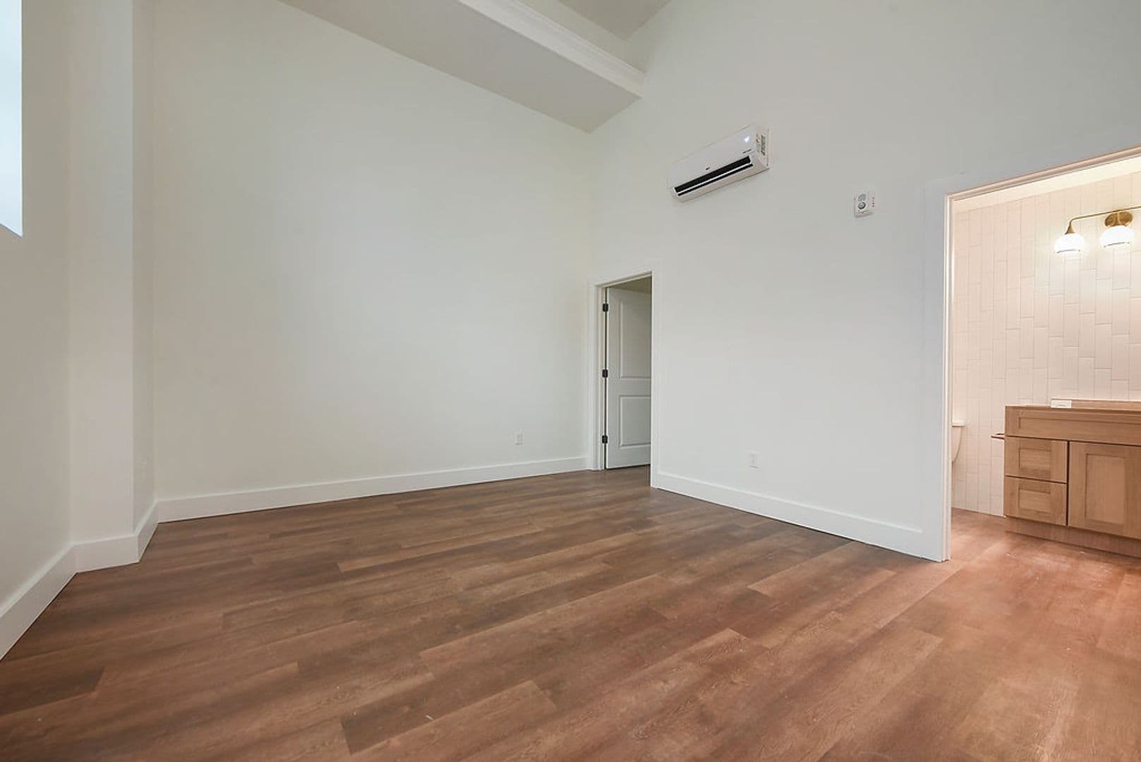 Pittsburgh Apartment: 300 Benedict Drive