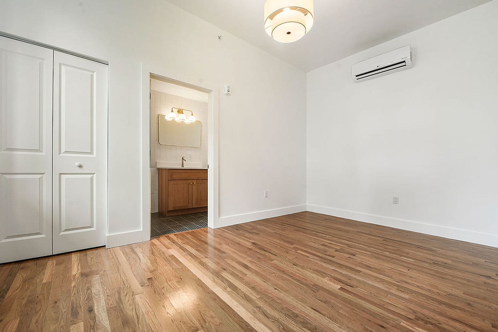 Pittsburgh Apartment: 300 Benedict Drive