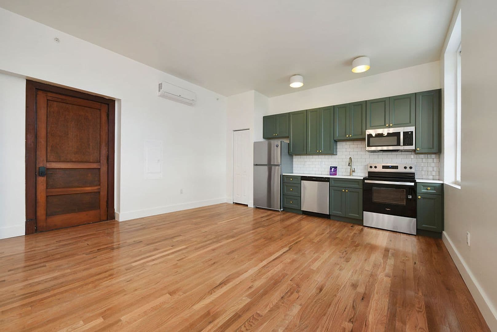 Pittsburgh Apartment: 300 Benedict Drive
