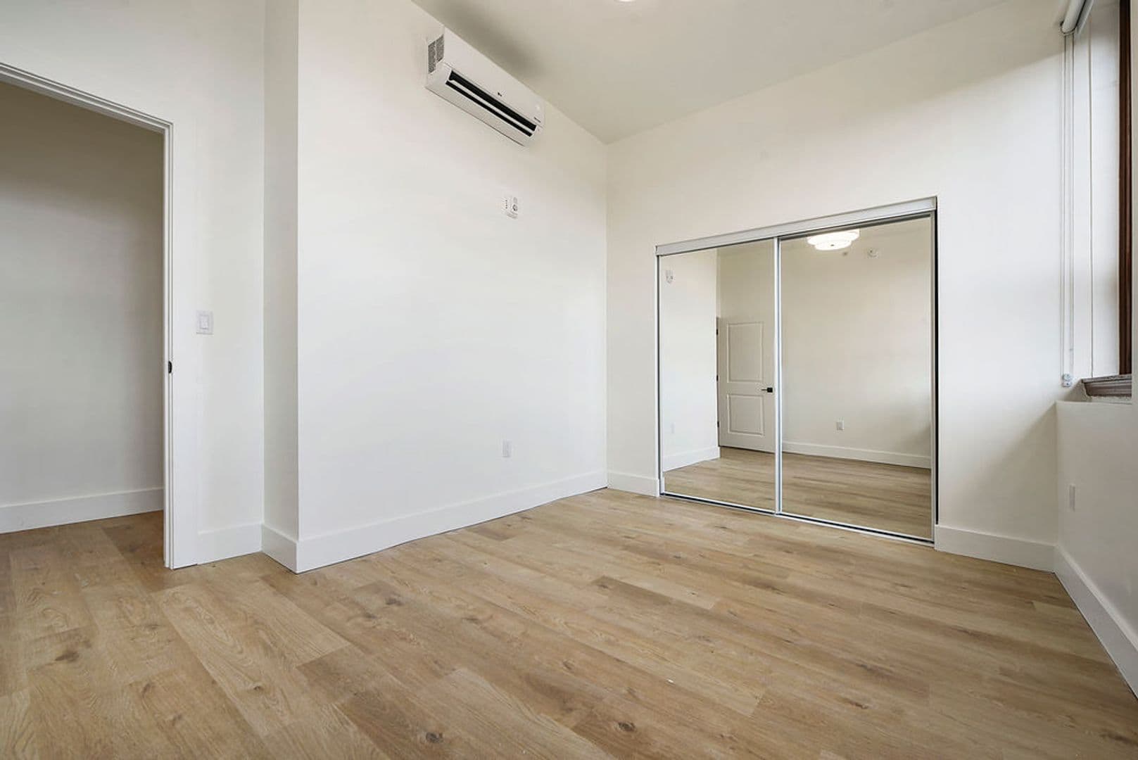 Pittsburgh Apartment: 300 Benedict Drive
