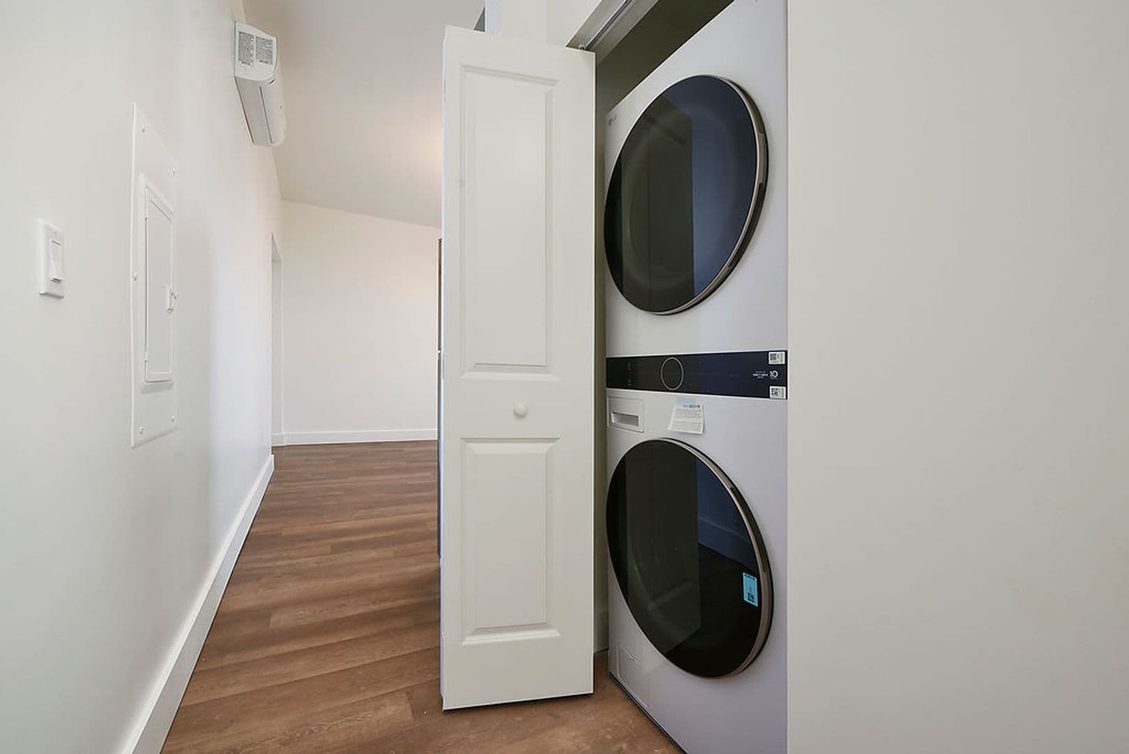 Pittsburgh Apartment: 300 Benedict Drive