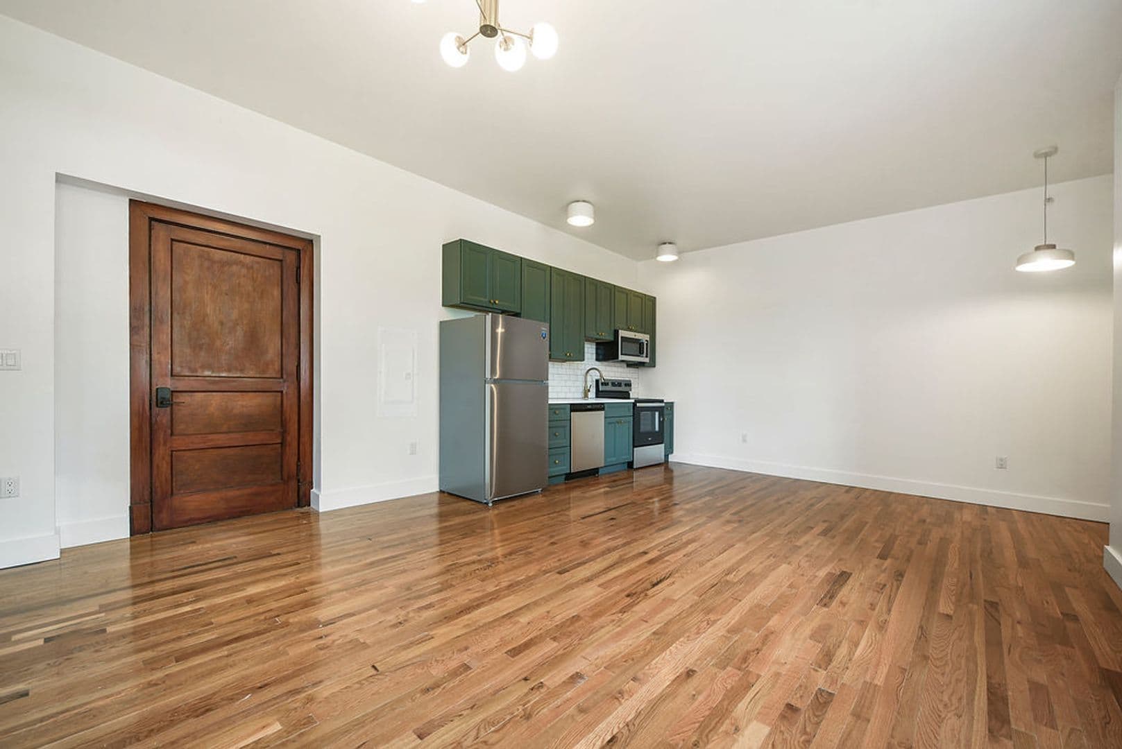 Pittsburgh Apartment: 300 Benedict Drive
