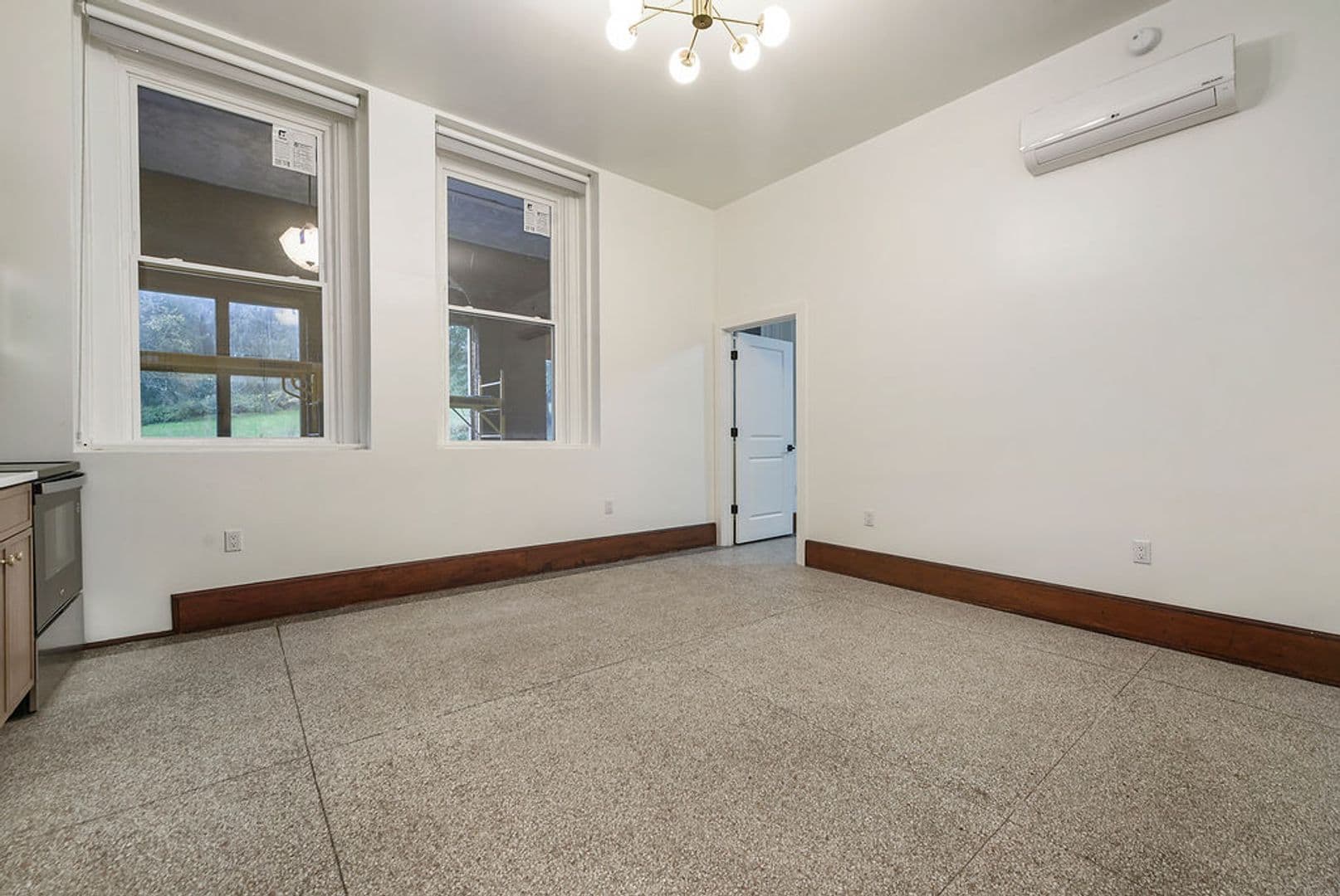 Pittsburgh Apartment: 300 Benedict Drive