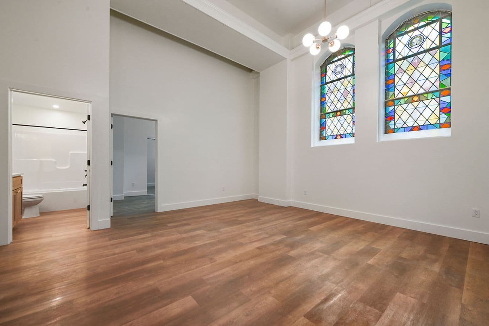 Pittsburgh Apartment: 300 Benedict Drive