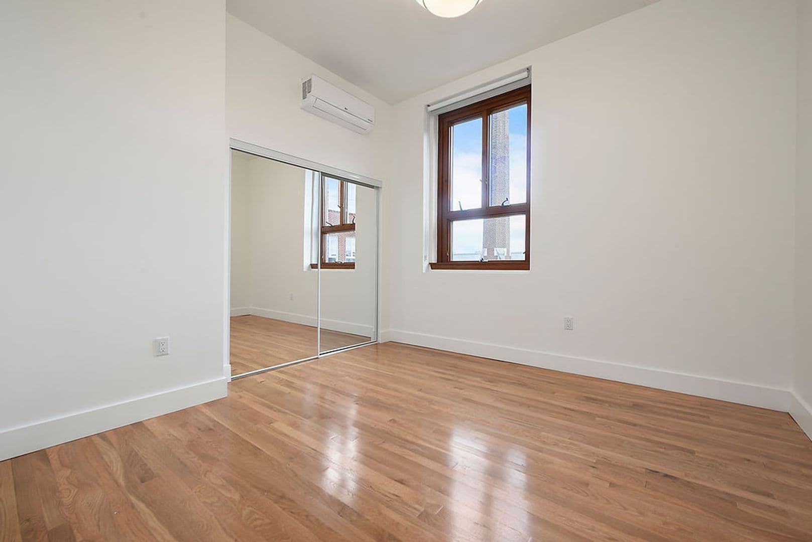 Pittsburgh Apartment: 300 Benedict Drive