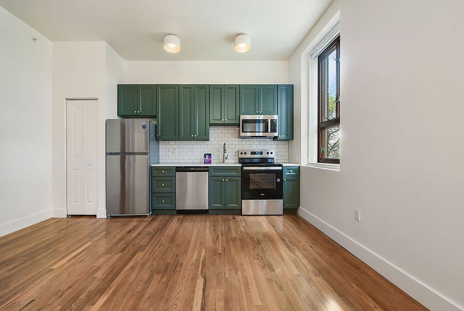 Pittsburgh Apartment: 300 Benedict Drive