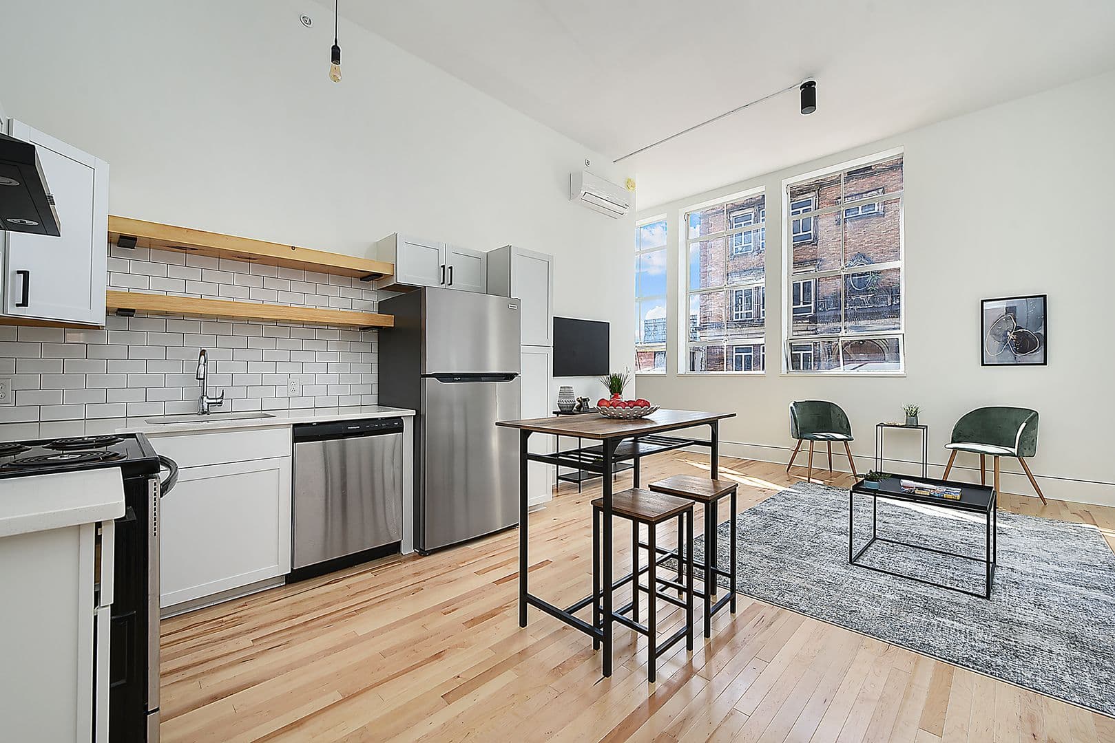Homestead Apartment: 120 E 9th Ave