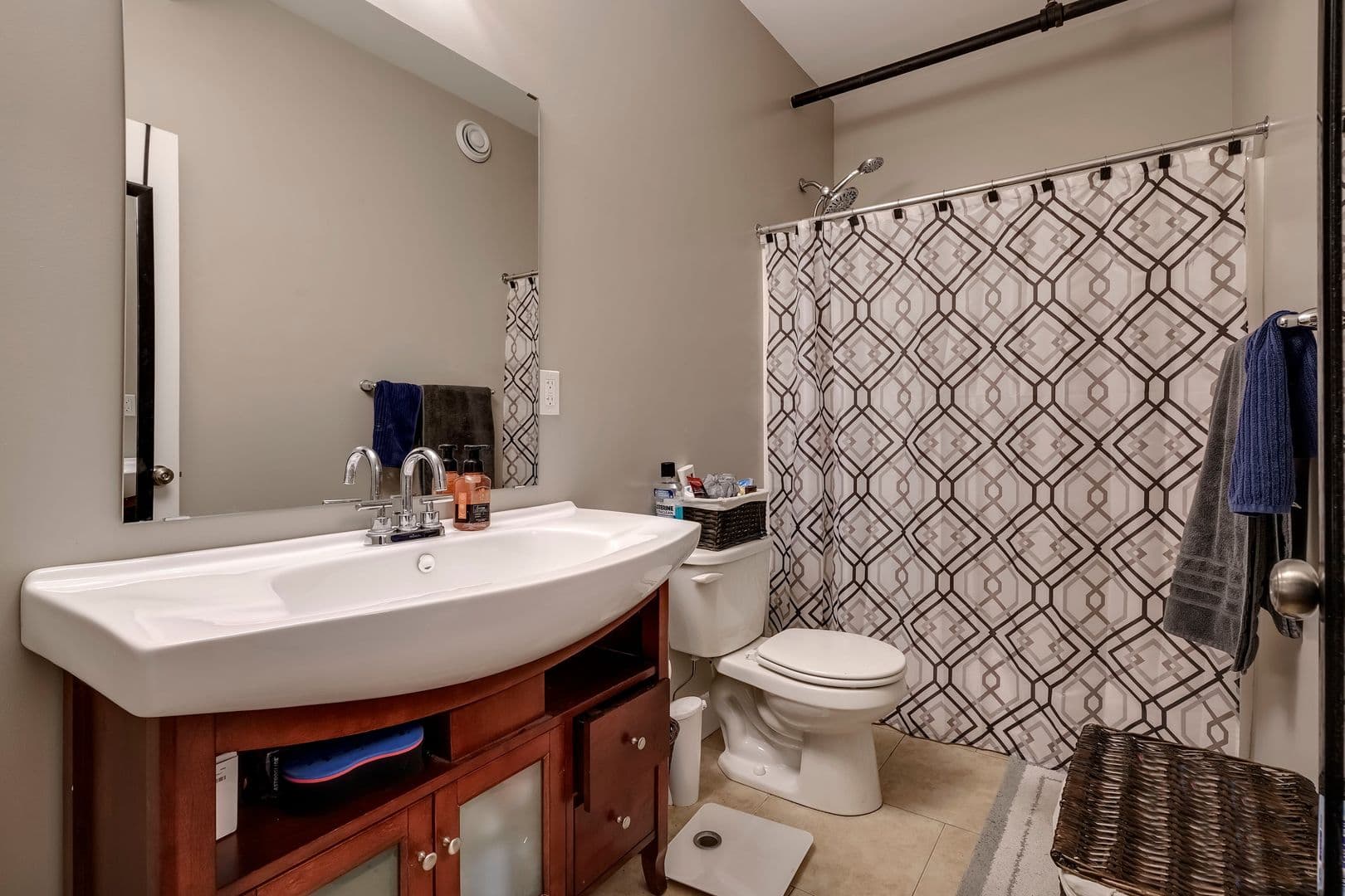 Pittsburgh Apartment: 3010 Jane Street