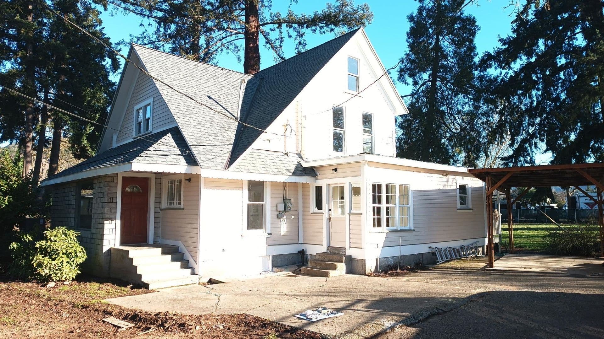 Winston House: 120 Winston Section Road