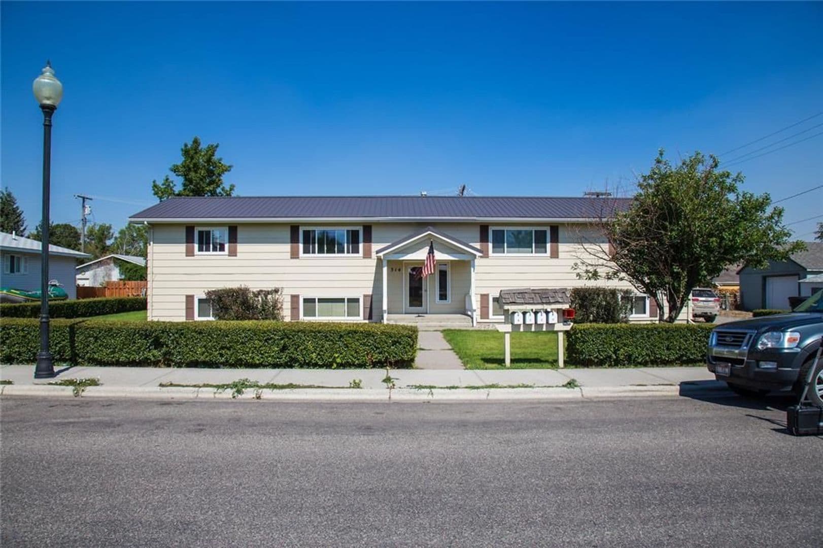 Livingston Apartment: 314 N 8th St