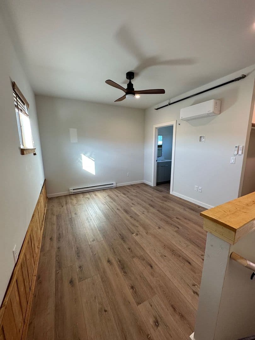 Livingston Apartment: 924 E Park St